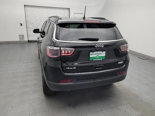 Diamond Black Crystal Pearlcoat 2024 Jeep Compass Latitude