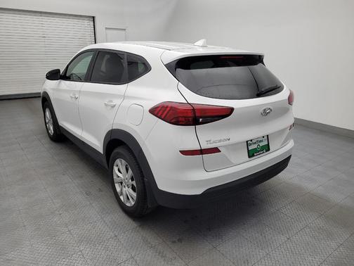 White Cream 2021 Hyundai TUCSON SE