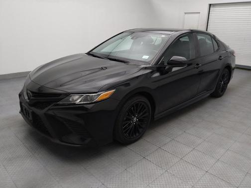 Midnight Black Metallic 2019 Toyota Camry SE