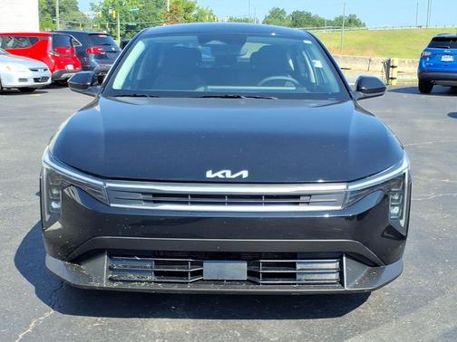 Aurora Black 2025 Kia K4 LXS