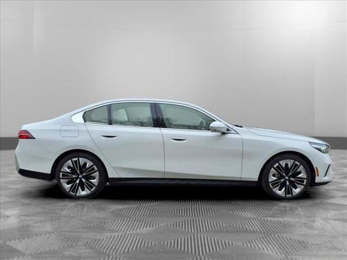 2025 BMW 530 530i xDrive
