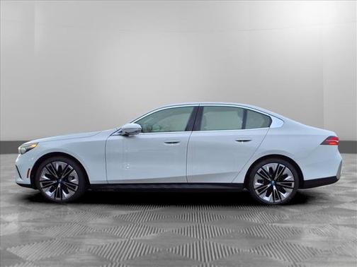 2025 BMW i5 xDrive40