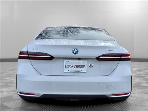2025 BMW i5 xDrive40