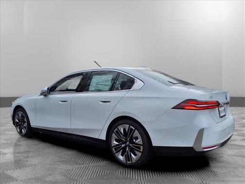 2025 BMW i5 xDrive40