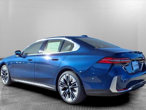 2025 BMW 530 530i xDrive