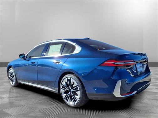 2025 BMW 530 530i xDrive