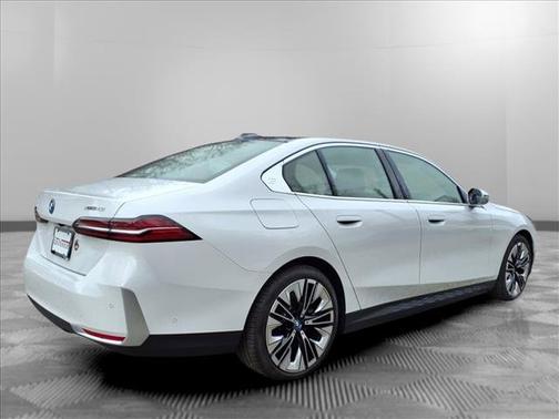2025 BMW i5 xDrive40