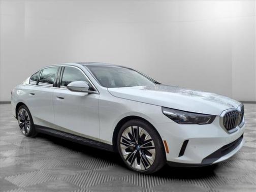 2025 BMW i5 xDrive40