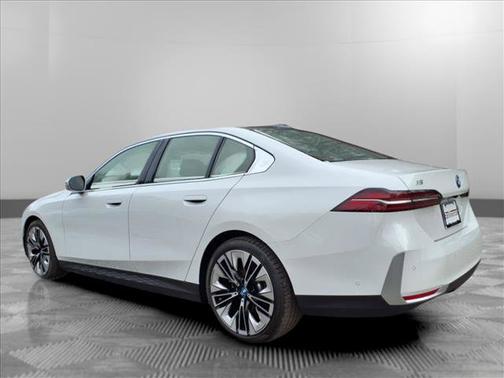 2025 BMW i5 xDrive40