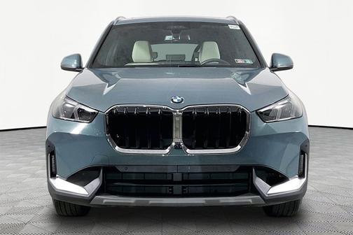 Cape York Green Metallic 2023 BMW X1 xDrive28i