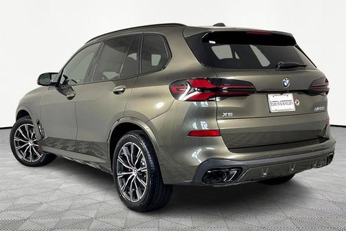 2026 BMW X5 M60i