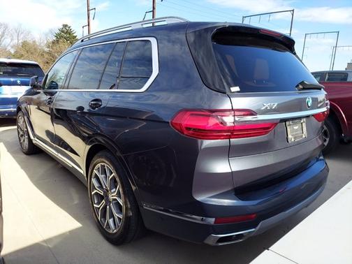 Photo 4 of 9 of 2019 BMW X7 xDrive40i