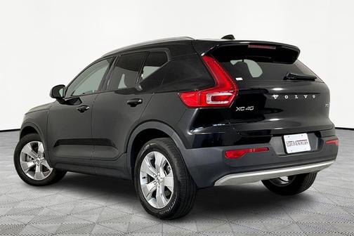 2021 Volvo XC40 Momentum