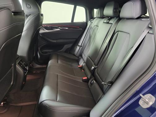 2025 BMW X4 xDrive30i