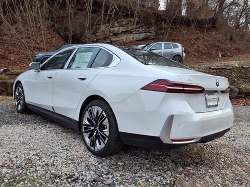2025 BMW i5 xDrive40