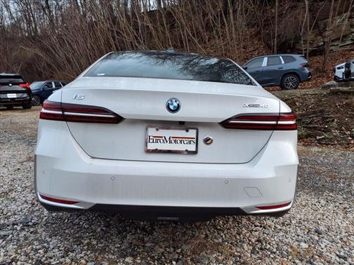 2025 BMW i5 xDrive40