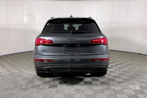 Daytona Grey 2024 Audi Q5 S line Prestige