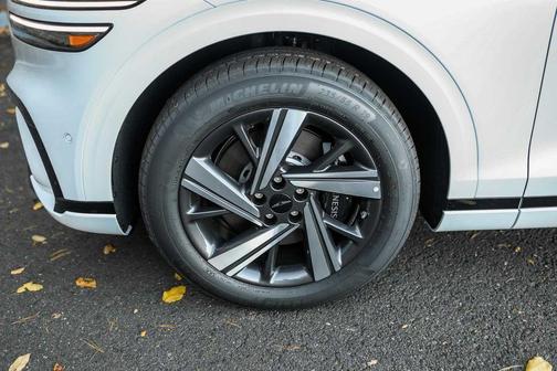 2026 Genesis GV70 3.5T Sport Advanced