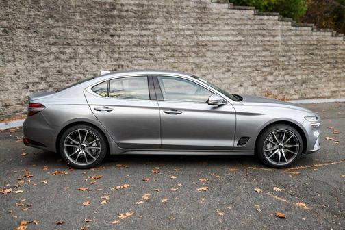 2026 Genesis G70 2.5T Standard