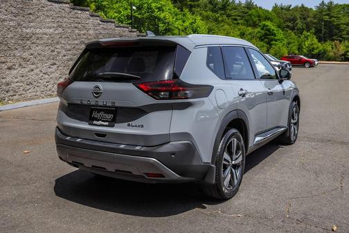 2022 Nissan Rogue SL
