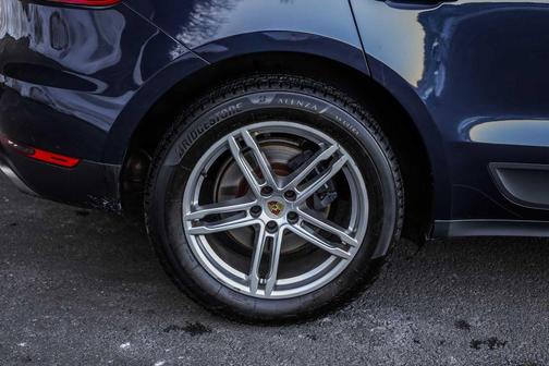 2017 Porsche Macan Base