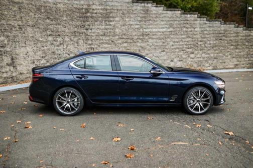 2026 Genesis G70 2.5T Standard