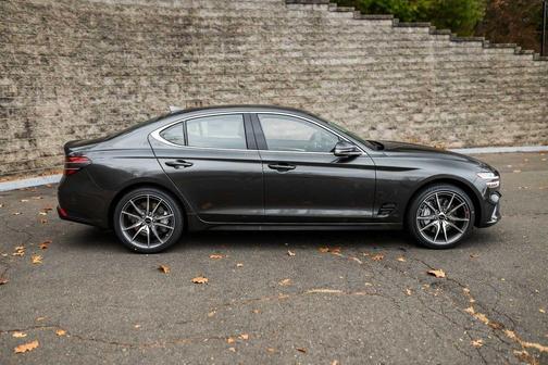2026 Genesis G70 2.5T Standard