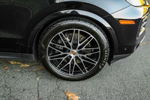 2025 Porsche Cayenne Base