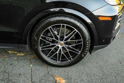 2025 Porsche Cayenne Base