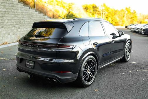 2025 Porsche Cayenne Base