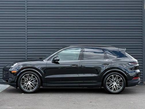 2025 Porsche Cayenne Base