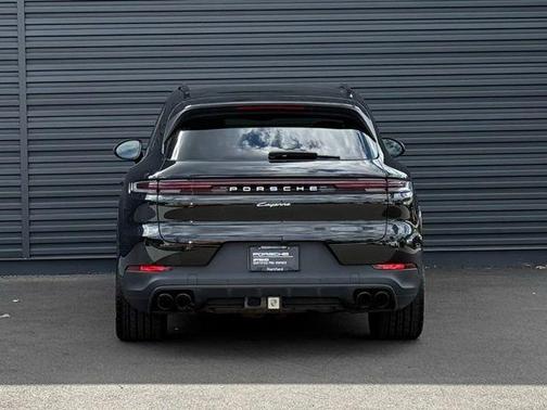 2025 Porsche Cayenne Base