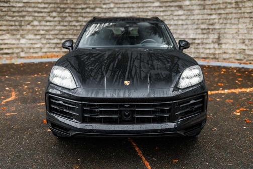 2025 Porsche Cayenne Base