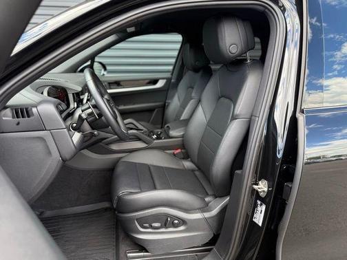 2025 Porsche Cayenne Base