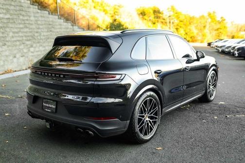 2025 Porsche Cayenne Base