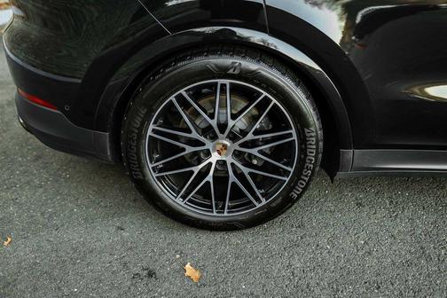 2025 Porsche Cayenne Base