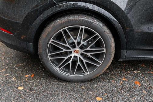 2025 Porsche Cayenne Base