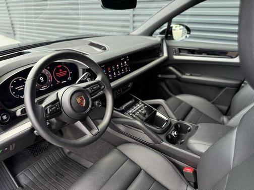 2025 Porsche Cayenne Base