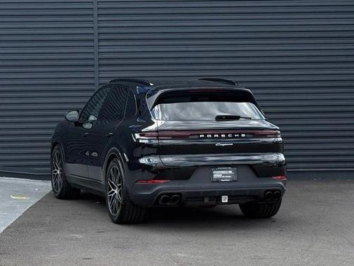 2025 Porsche Cayenne Base