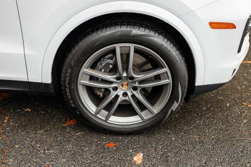 2024 Porsche Cayenne Base