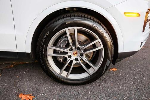 2024 Porsche Cayenne Base