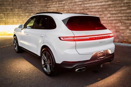 2024 Porsche Cayenne Base