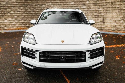 2024 Porsche Cayenne Base