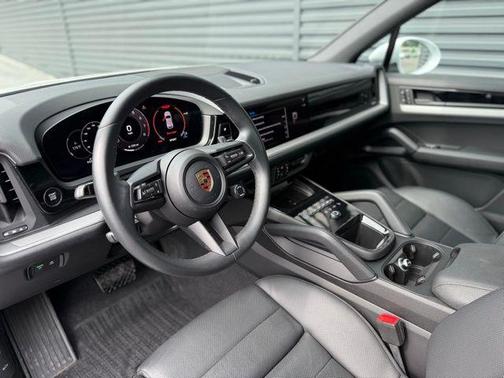 2024 Porsche Cayenne Base