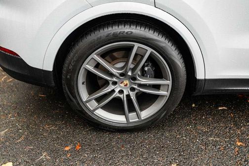 2024 Porsche Cayenne Base