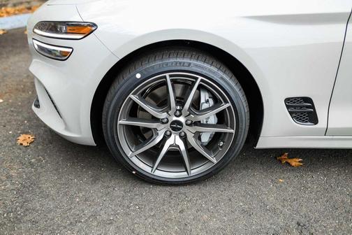 2026 Genesis G70 2.5T Standard