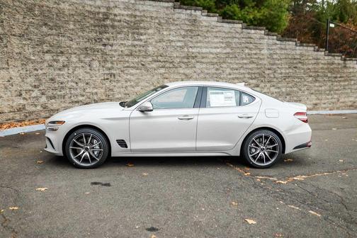 2026 Genesis G70 2.5T Standard