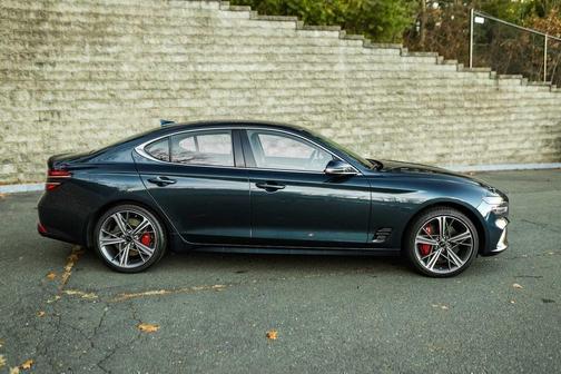 2024 Genesis G70 2.5T