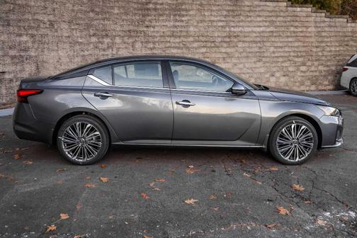 2025 Nissan Altima SL