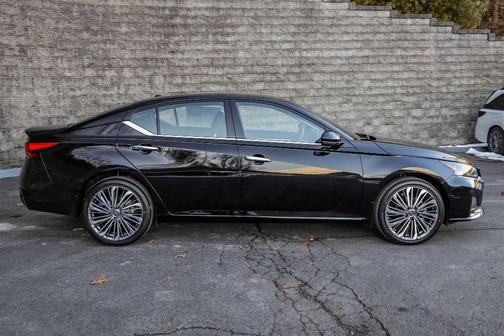 2025 Nissan Altima SL